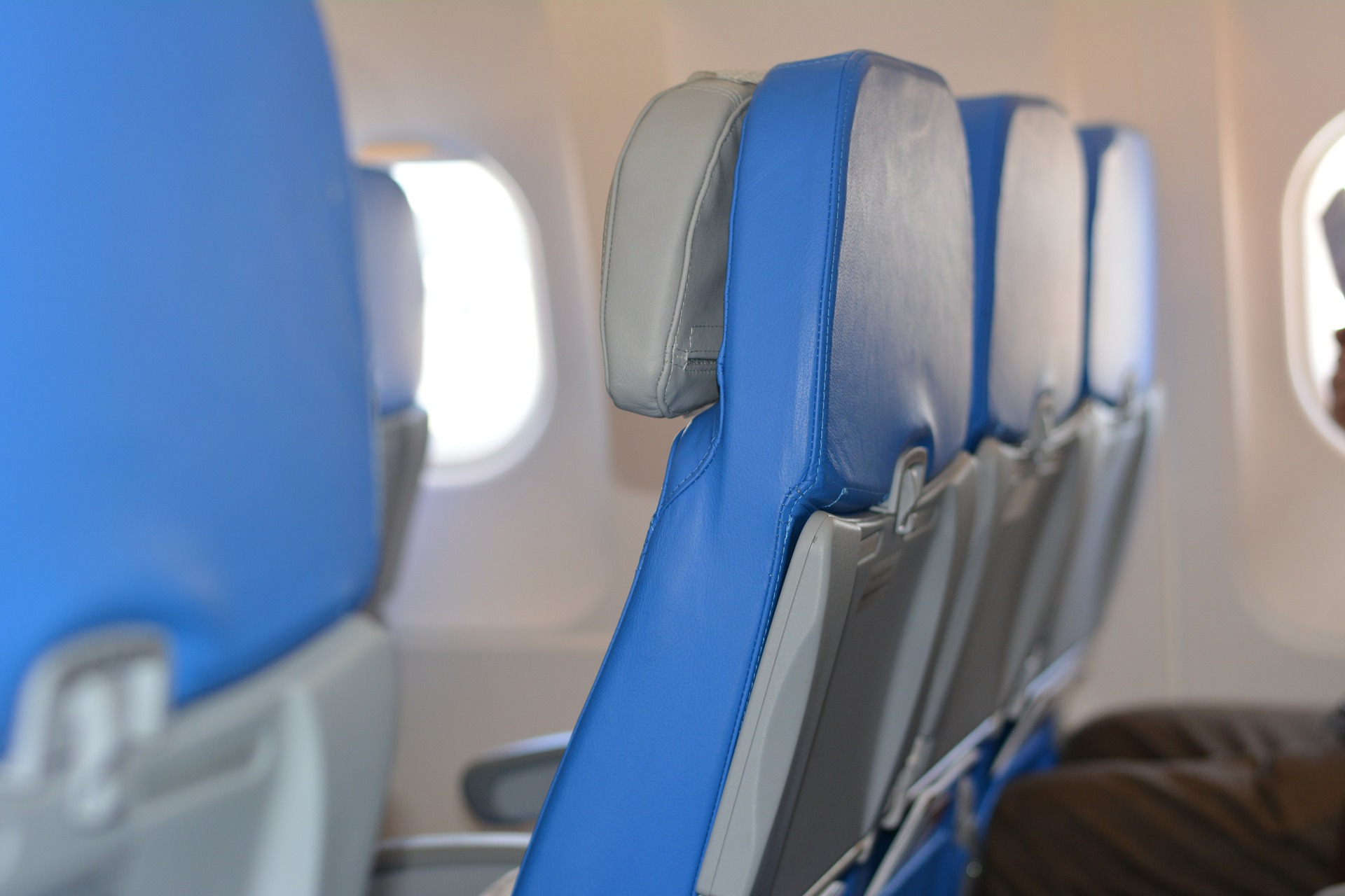 Airplain Economy Seats: What's the difference between different airfare classes?