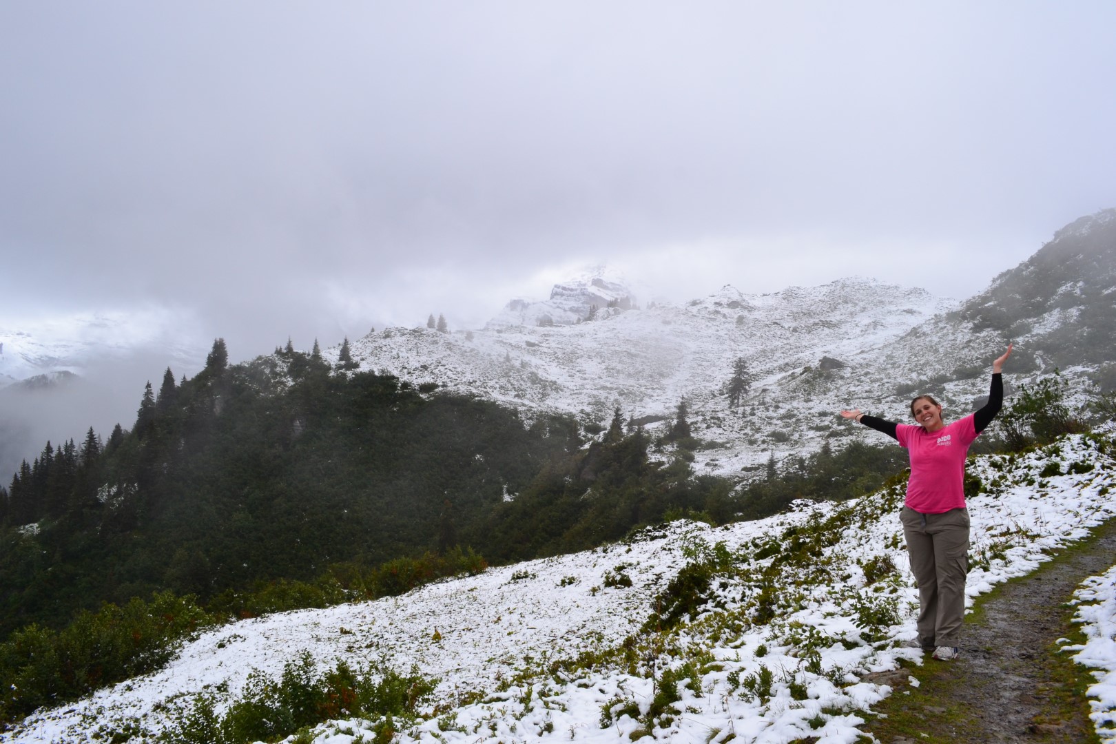 hiking near gimmelwald