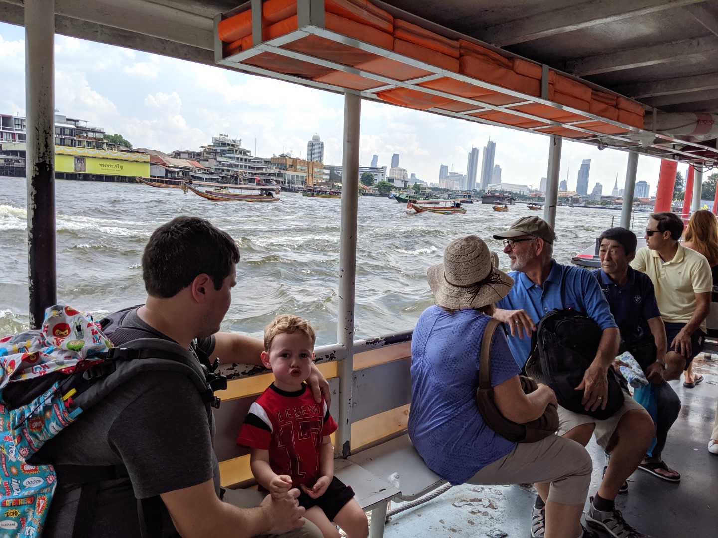 chao phraya river boat sathorn pier to wat arun